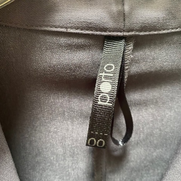 Porto SF Blazer - Like New! - Picture 5 of 7